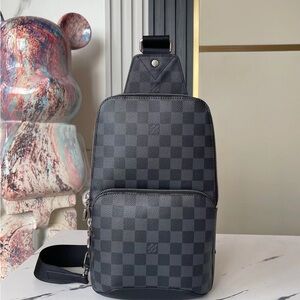 🔥Louis Vuitton Avenue Sling Bag